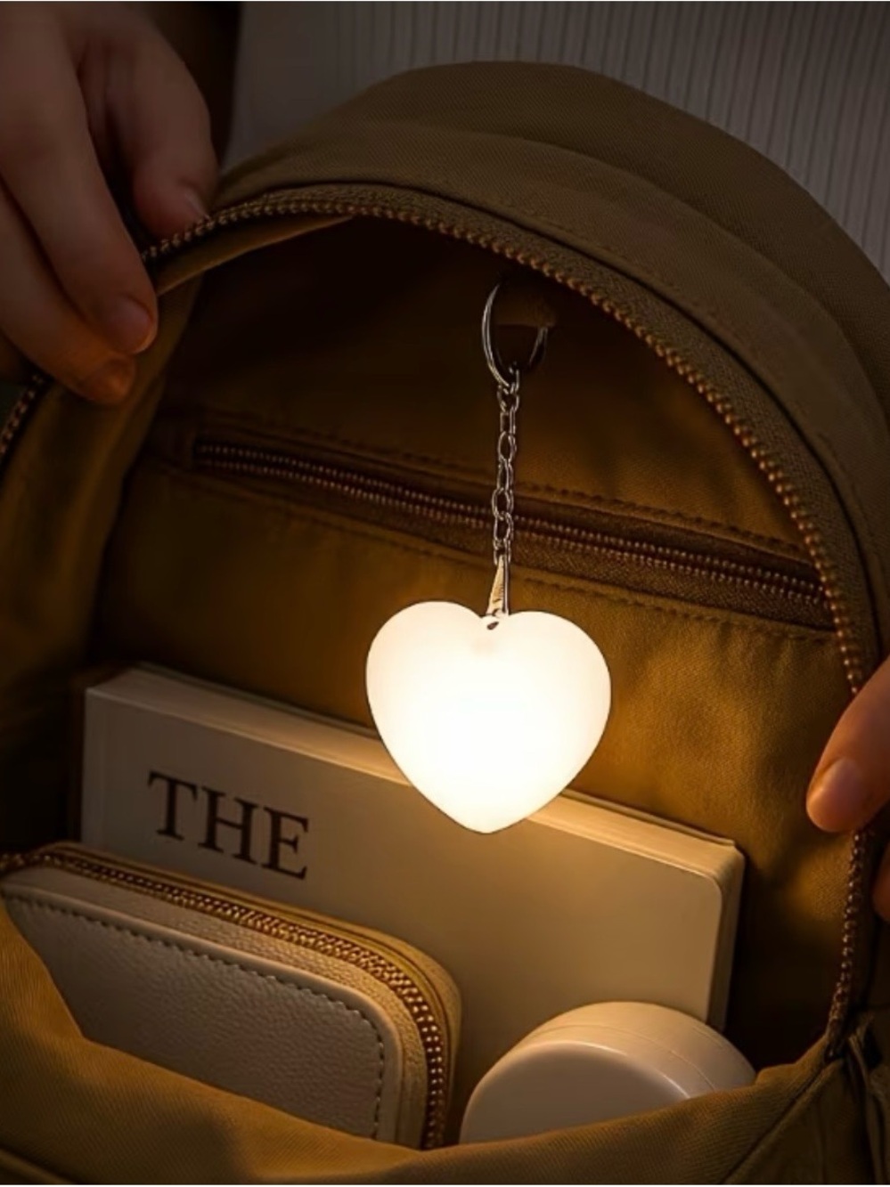 Heart-Shaped LED Purse light- White Glow *NWT